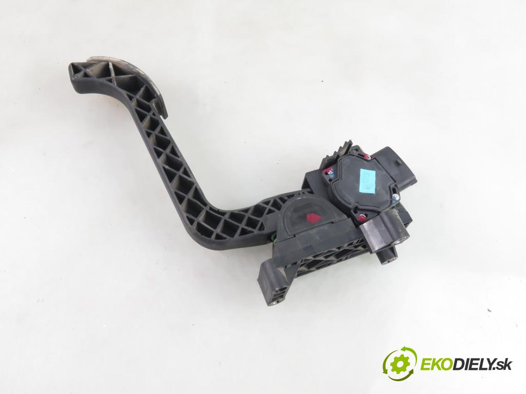 FIAT MULTIPLA (186_) MINIVAN 2007 88,00 1.9 JTD (186AXE1A) - 186 A9.000 1910,00 Potenciometer plynu 46825442 ; 0281002506 (Pedále)