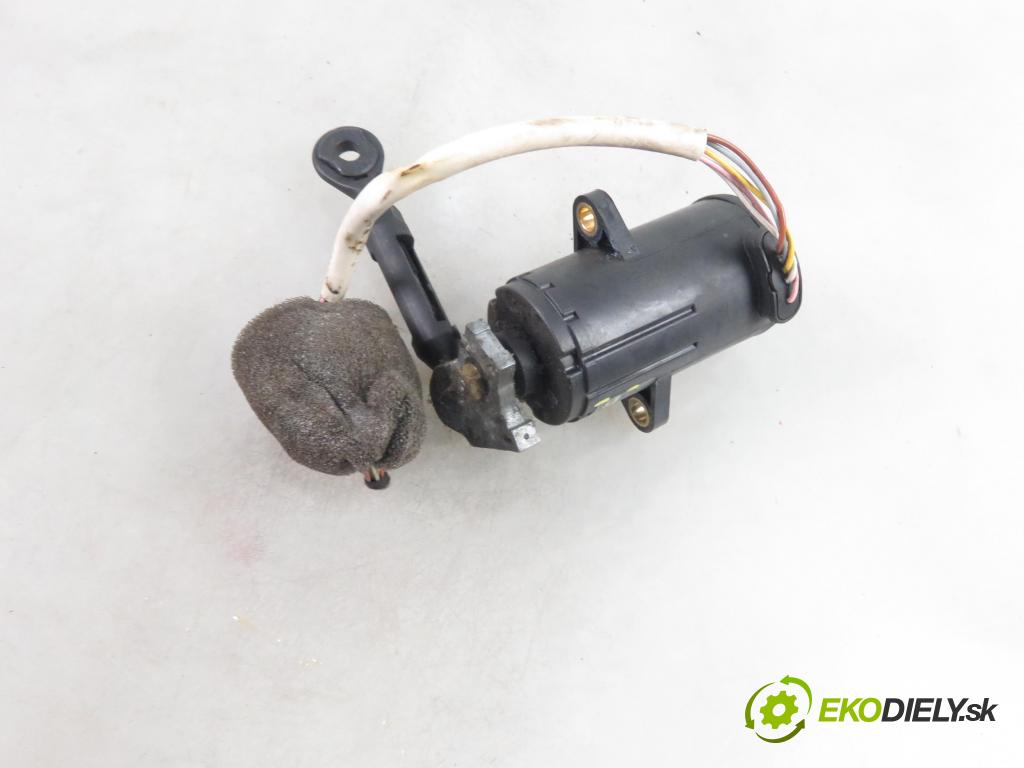 AUDI A8 D2 (4D2, 4D8) SEDAN 2001 165,00 3.3 TDI V8 224 quattro - AKF 3328,00 Potenciometer plynu 028907475BC ; 0281002331 (Pedále)