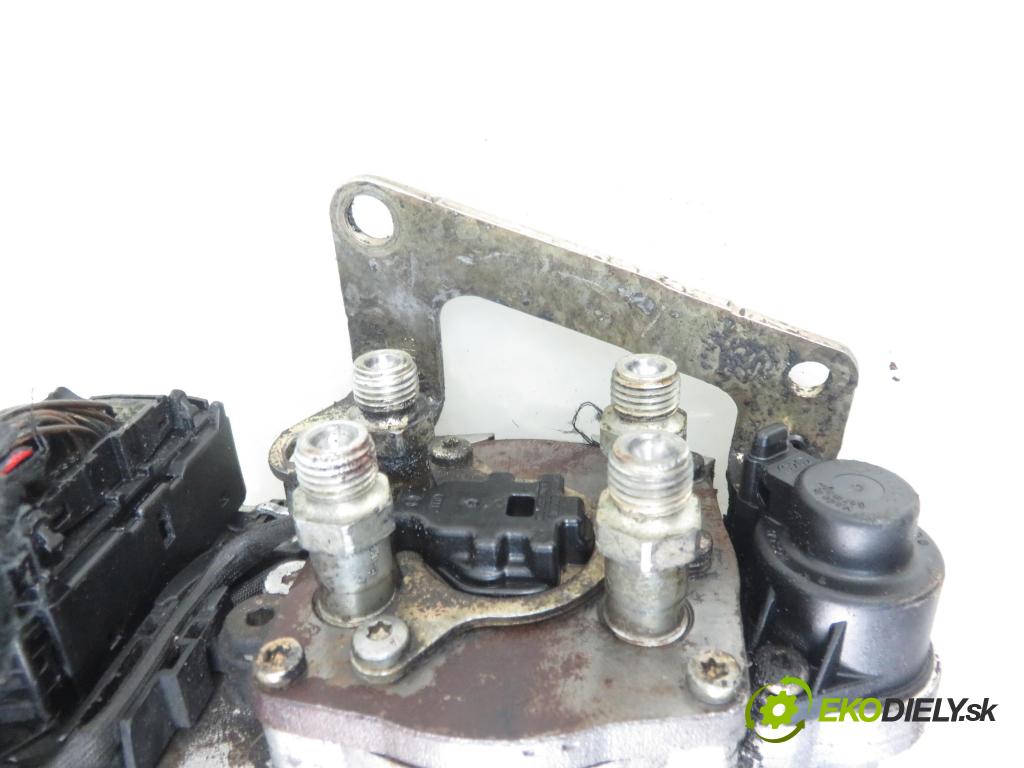 OPEL VECTRA C (Z02) SEDAN 2002 92,00 2.2 DTI 16V 125 - Y 22 DTR 2172,00 Pumpa vstrekovacia 55351757 ; 0281010717 (Vstrekovacie čerpadlá)