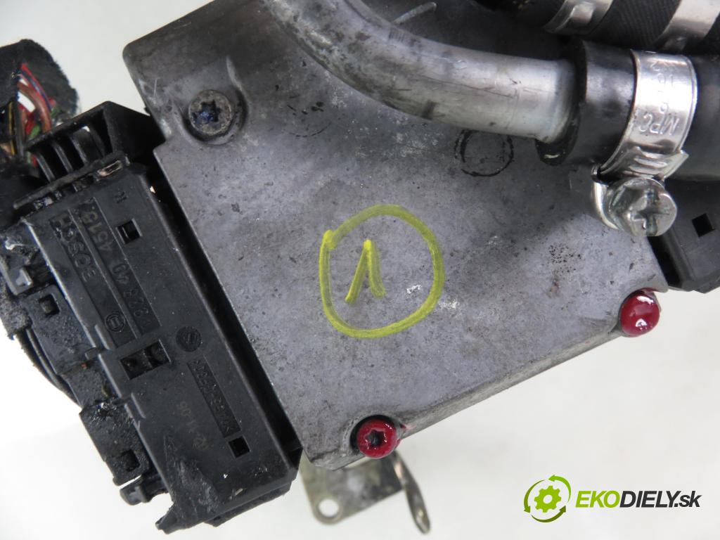 OPEL VECTRA C (Z02) SEDAN 2002 92,00 2.2 DTI 16V 125 - Y 22 DTR 2172,00 Pumpa vstrekovacia 55351757 ; 0281010717 (Vstrekovacie čerpadlá)