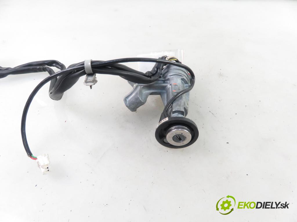 HONDA CIVIC VI Fastback (MA, MB) LIFTBACK 1999 66,00 1.4 i (MA8, MB2) - D14Z4 1396,00 spinačka C57901 (Spínacie skrinky a kľúče)