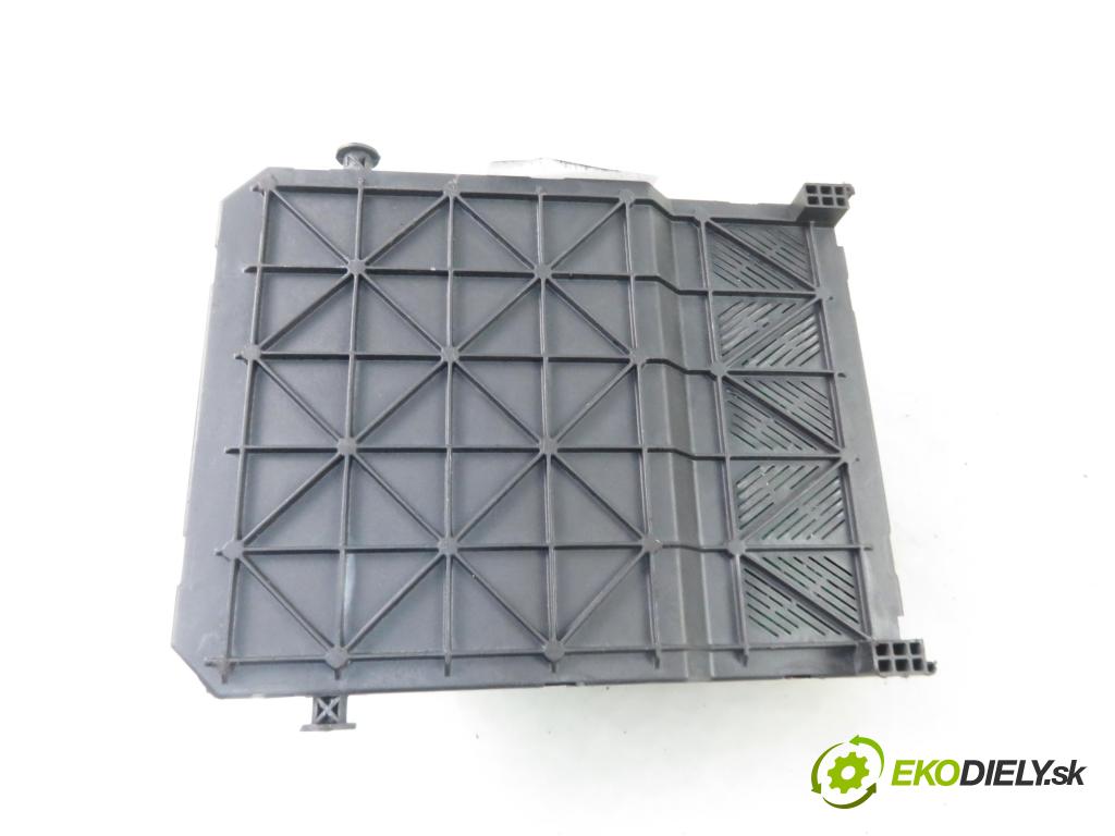 CITROEN C2 (JM_) HB 2004 0,00 1.6 - NFU (TU5JP4) 1587,00 MODUL BSI 9652474480 ; S118085200K