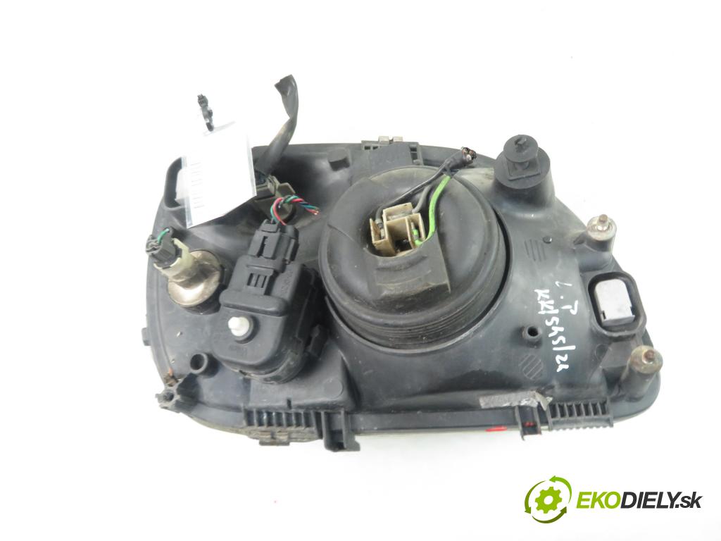 NISSAN MICRA II (K11) HB 1999 40,00 1.0 i 16V - CG10DE 998,00 Svetlo LP