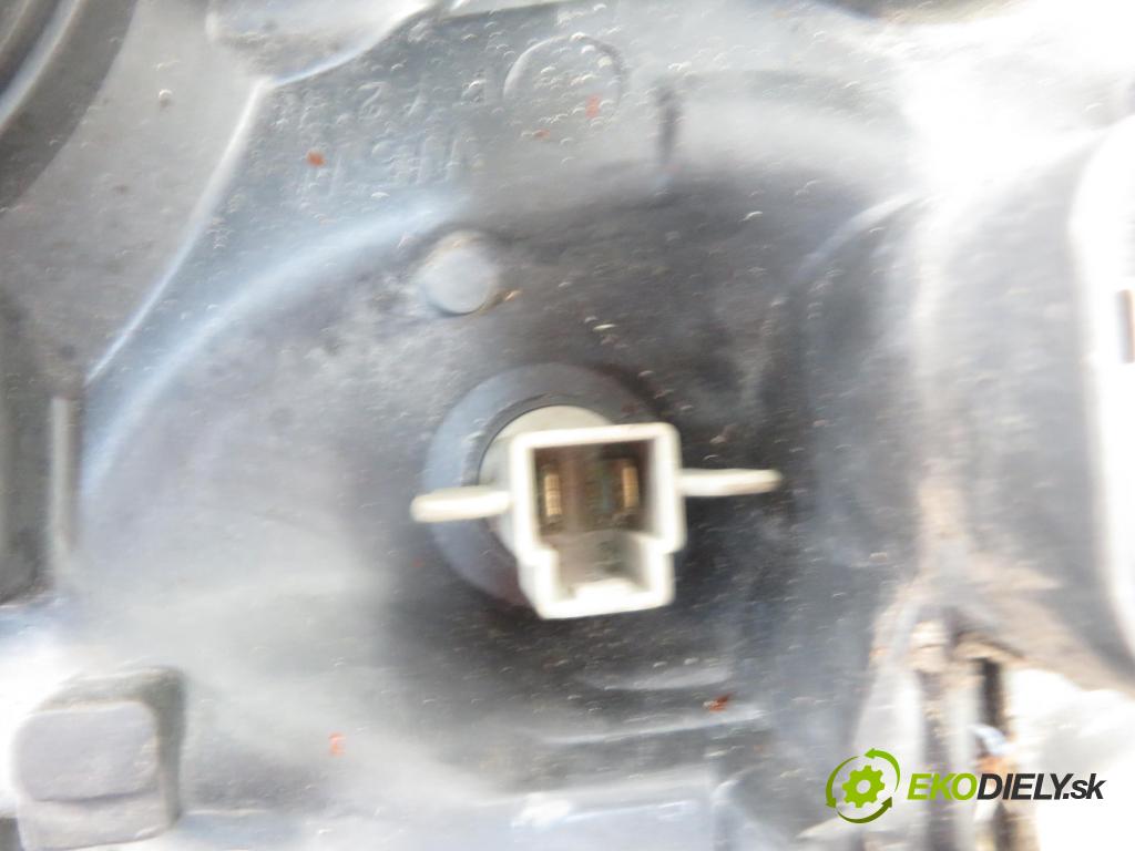 NISSAN MICRA II (K11) HB 1999 40,00 1.0 i 16V - CG10DE 998,00 Svetlo LP