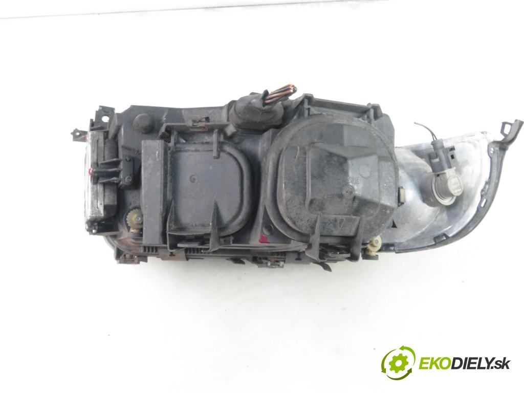 AUDI A8 D2 (4D2, 4D8) SEDAN 2001 165,00 3.3 TDI V8 224 quattro - AKF 3328,00 Svetlo LP 4D0941003AG