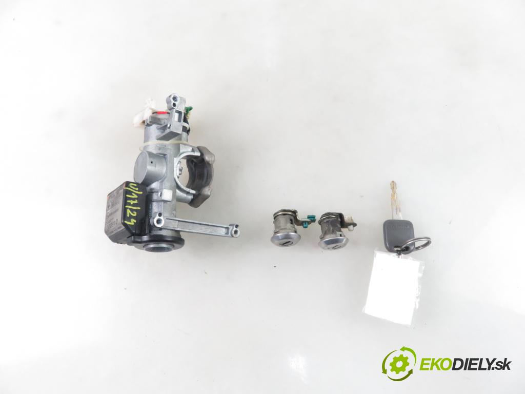 SUZUKI IGNIS (FH) HB 2002 61,00 1.3 4WD 83 (RG413) - M13A 1328,00 spinačka / zámky 3397080G01