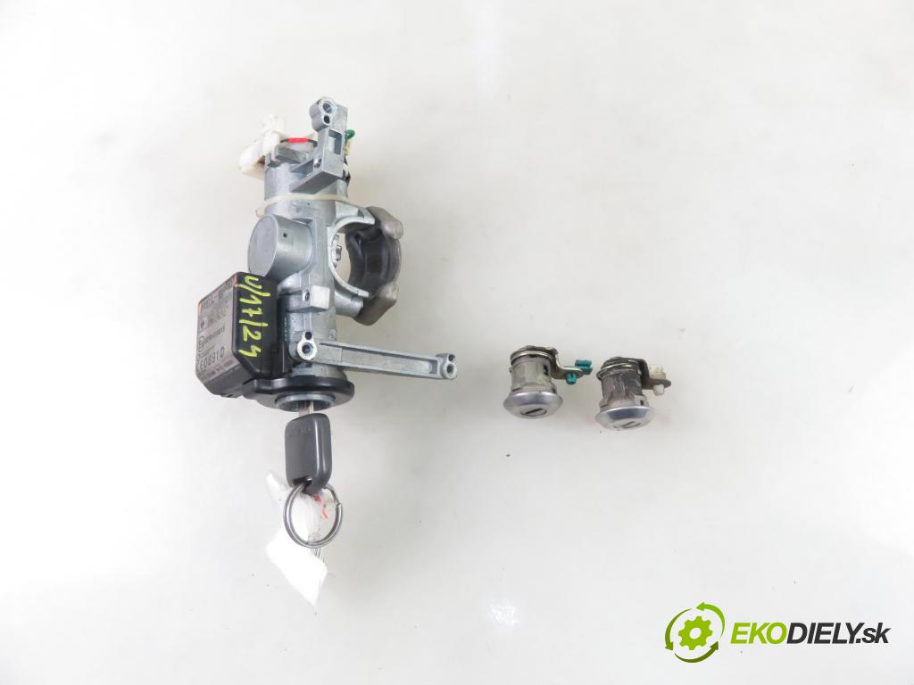 SUZUKI IGNIS (FH) HB 2002 61,00 1.3 4WD 83 (RG413) - M13A 1328,00 spinačka / zámky 3397080G01