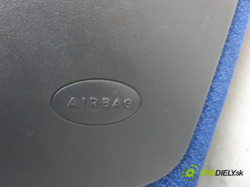 CITROEN C2 (JM_) HB 2004 0,00 1.6 - NFU (TU5JP4) 1587,00 Sedadlá, sedačky