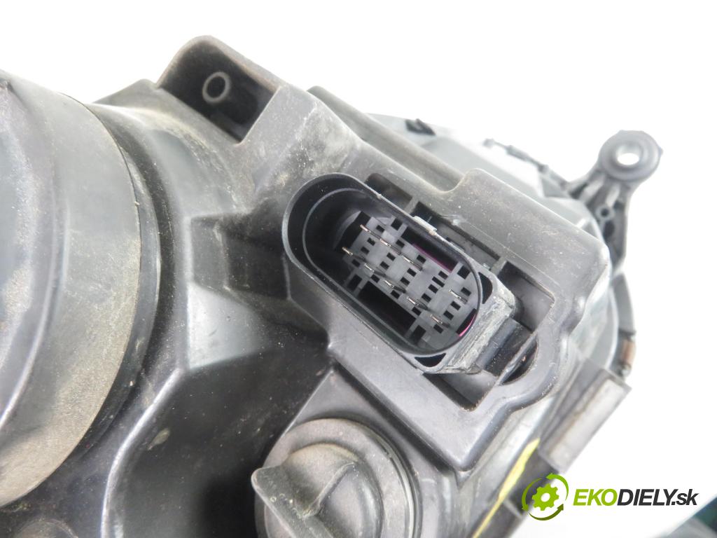 VW GOLF V (1K1) HB 2004 55,00 1.4 16V - BCA 1390,00 Svetlo LP 1K6941006A