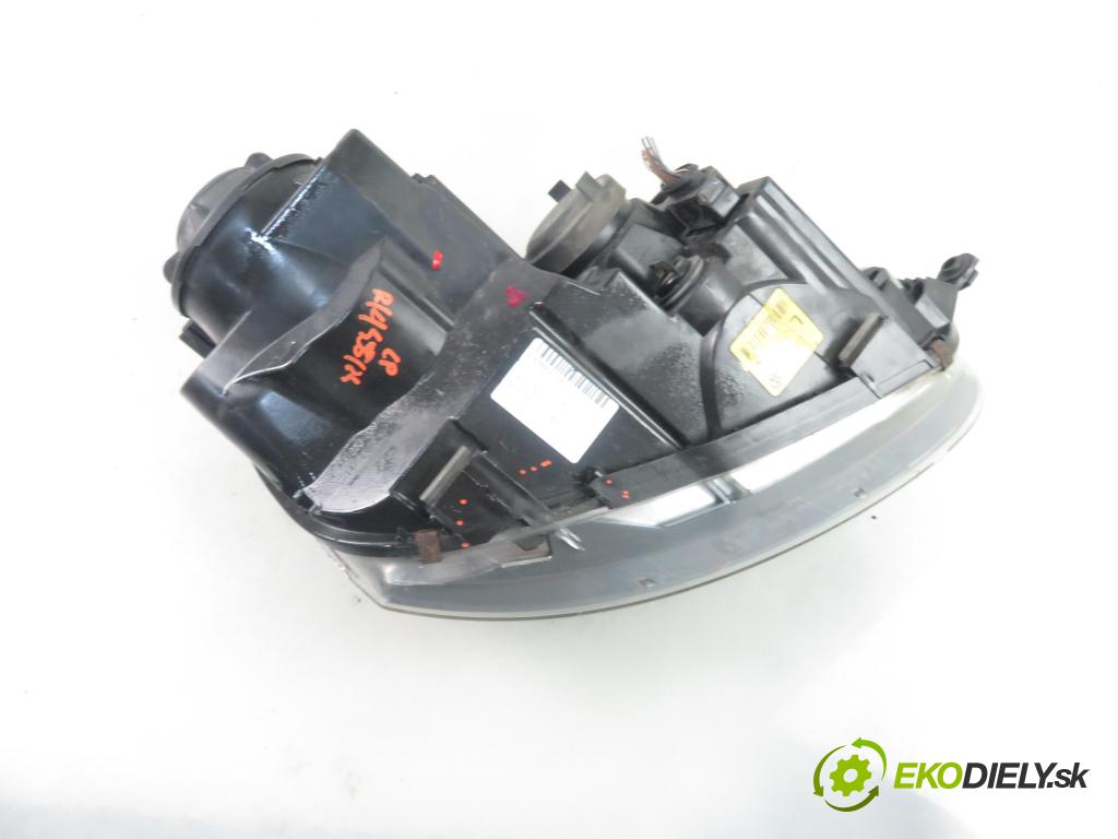 VW GOLF V (1K1) HB 2004 55,00 1.4 16V - BCA 1390,00 Svetlo LP 1K6941006A