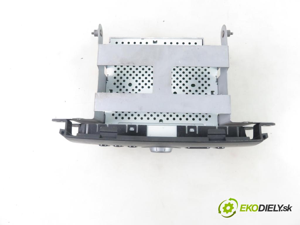 SUZUKI SX4 (EY, GY) HB 2005 88,00 1.9 DDiS 4x4 (RW 419D) - D19AA 1910,00 RADIO CD 3910779J0