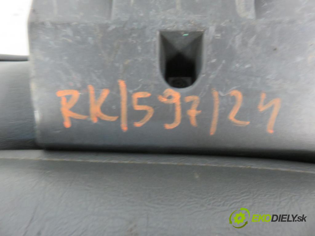 OPEL FRONTERA A Sport (5_SUD2) TERENOWY 1993 85,00 2.0 i (52SUD2, 55SUD2) - C 20 NE 1998,00 Sedadlo zadná