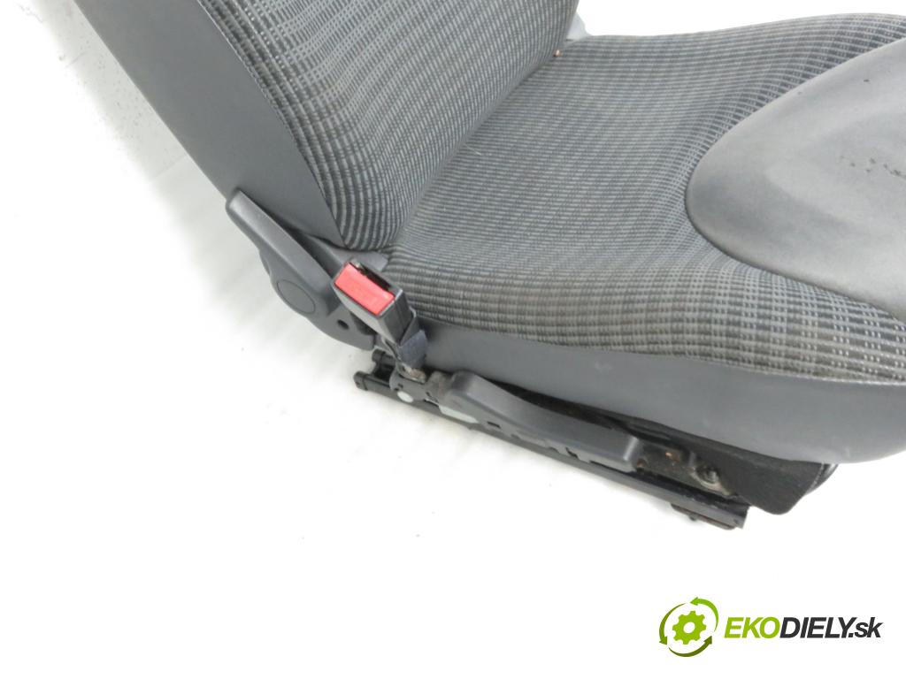 CITROEN C3 I (FC_) HB 2004 54,00 1.4 i - KFV (TU3JP) 1360,00 Sedadlo šoféri