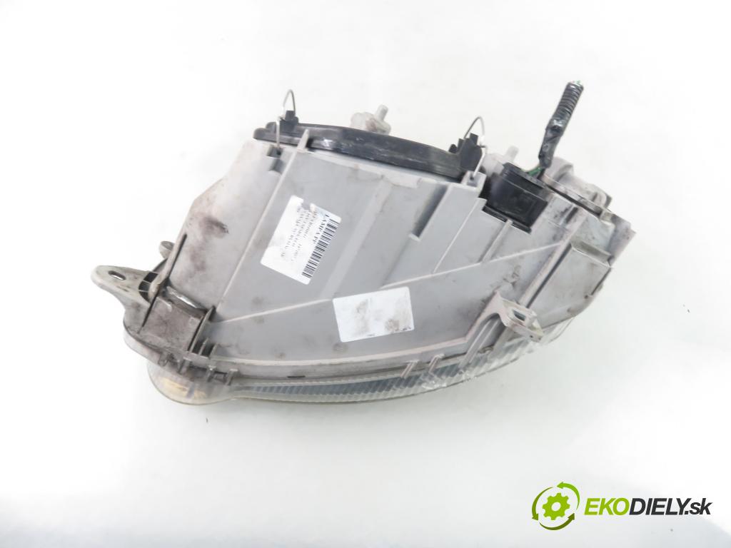 ALFA ROMEO 147 (937_) HB 2003 77,00 1.6 16V T.SPARK ECO 105 - AR 37203 1598,00 Svetlo PP 0301186202