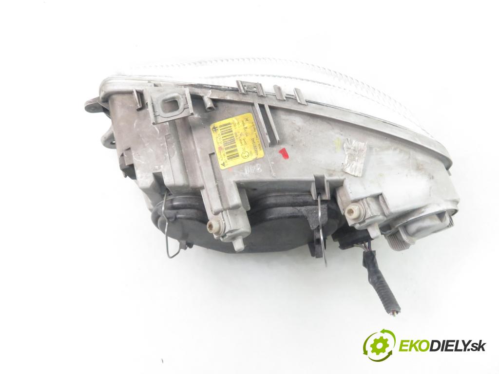 ALFA ROMEO 147 (937_) HB 2003 77,00 1.6 16V T.SPARK ECO 105 - AR 37203 1598,00 Svetlo PP 0301186202