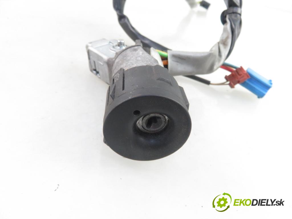 PEUGEOT PARTNER Combispace (5F) KOMBIVAN 2005 66,00 2.0 HDI - RHY (DW10TD) 1997,00 spinačka 9648445180 (Spínacie skrinky a kľúče)