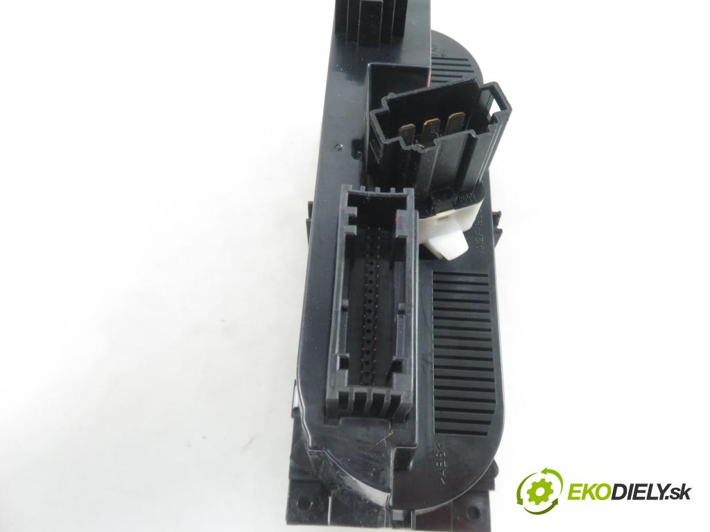 SEAT ALHAMBRA (7V8, 7V9) MINIVAN 2002 85,00 2.0 i - ATM 1984,00 Panel kúrenia KLIMATIZACE: 7M8907049B ; YM2119980AC