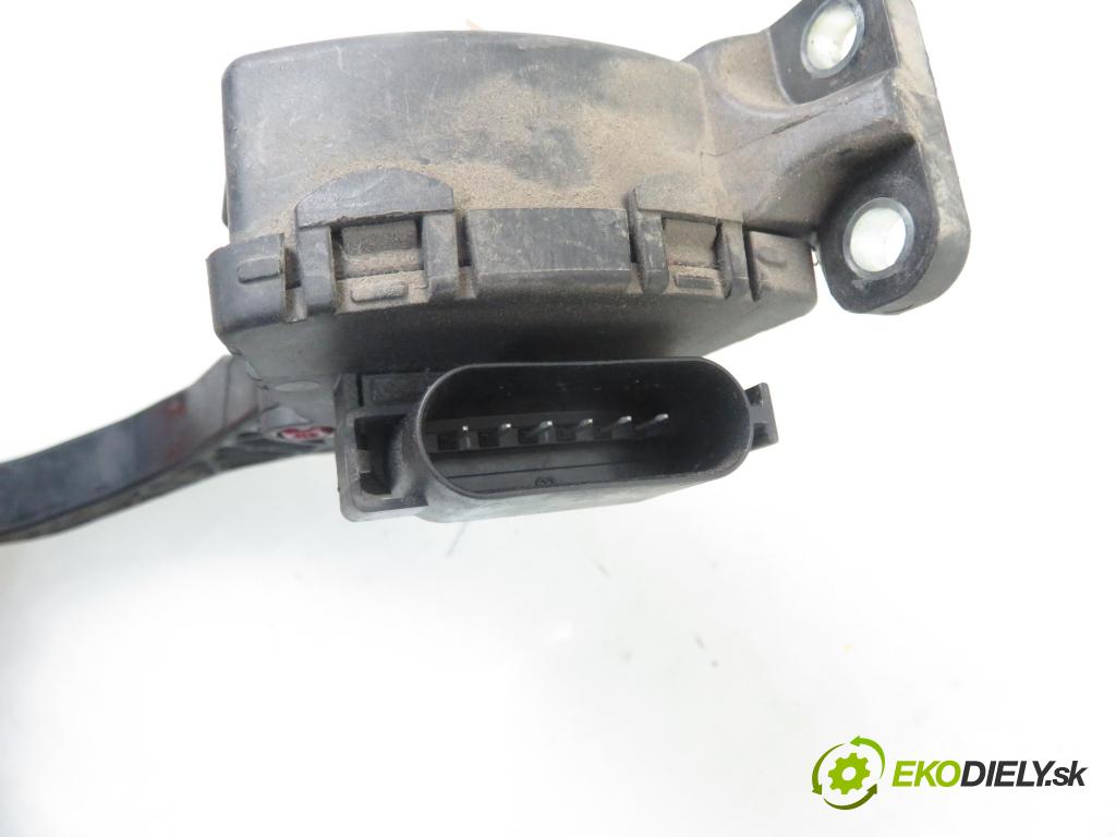 FORD FOCUS C-MAX (DM2) MINIVAN 2004 80,00 1.6 TDCi 109 - G8DB 1560,00 Potenciometer plynu 3M519F836AF ; 6PV00864110 (Pedále)