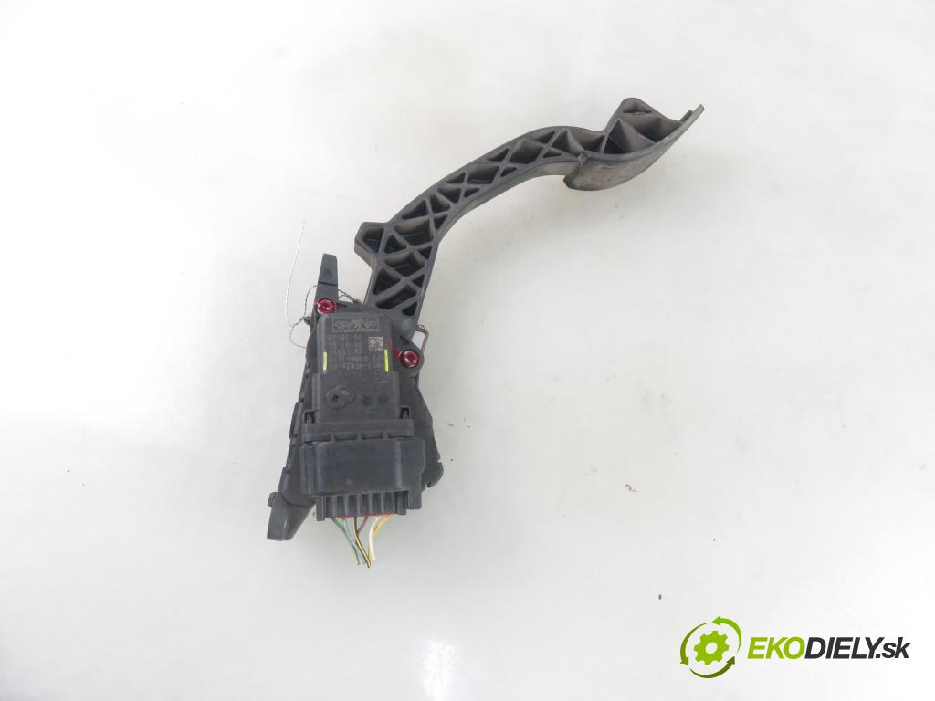 FORD FOCUS C-MAX (DM2) MINIVAN 2004 80,00 1.6 TDCi 109 - G8DB 1560,00 Potenciometer plynu 3M519F836AF ; 6PV00864110 (Pedále)