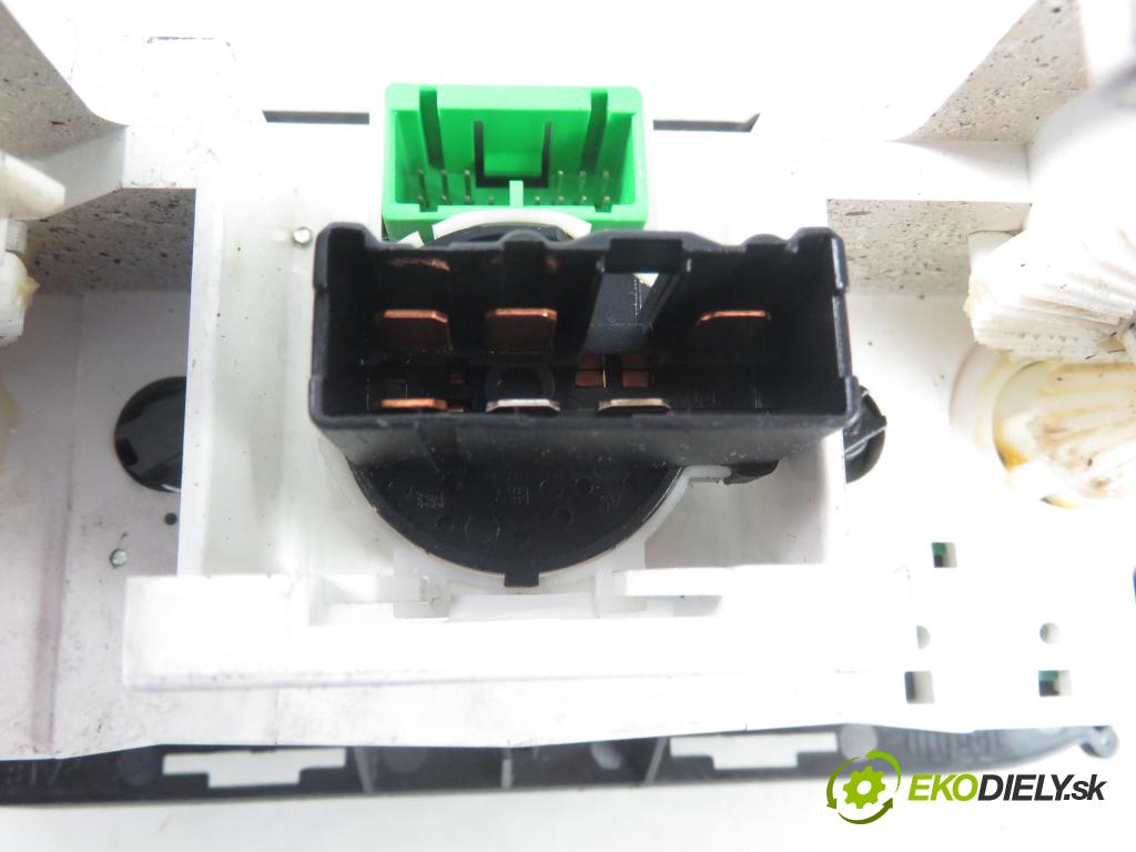 SUZUKI SX4 (EY, GY) CROSSOVER 2009 79,00 1.6 VVT 4x4 (RW 416) 107 - M16A 1586,00 Panel kúrenia KLIMATIZACE: 