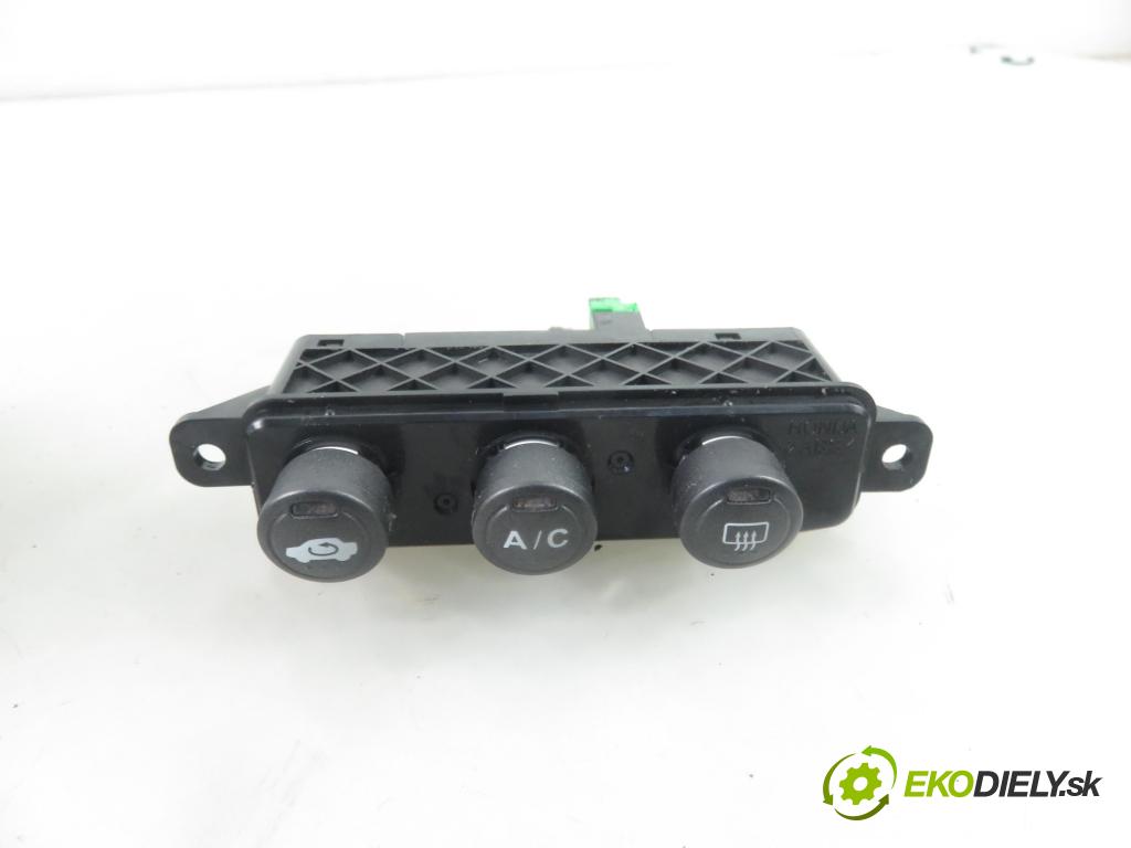 HONDA CIVIC VII Hatchback (EU, EP, EV) HB 2003 81,00 1.6 i - D16V1 1590,00 Panel kúrenia KLIMATIZACE: NH376L