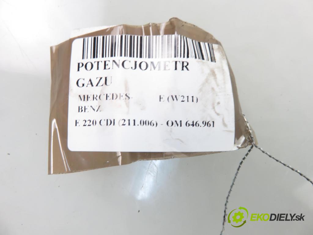 MERCEDES-BENZ KLASA E (W211) SEDAN 2002 110,00 E 220 CDI (211.006) 150 - OM 646.961 2148,00 Potenciometer plynu 2033000104 (Pedále)