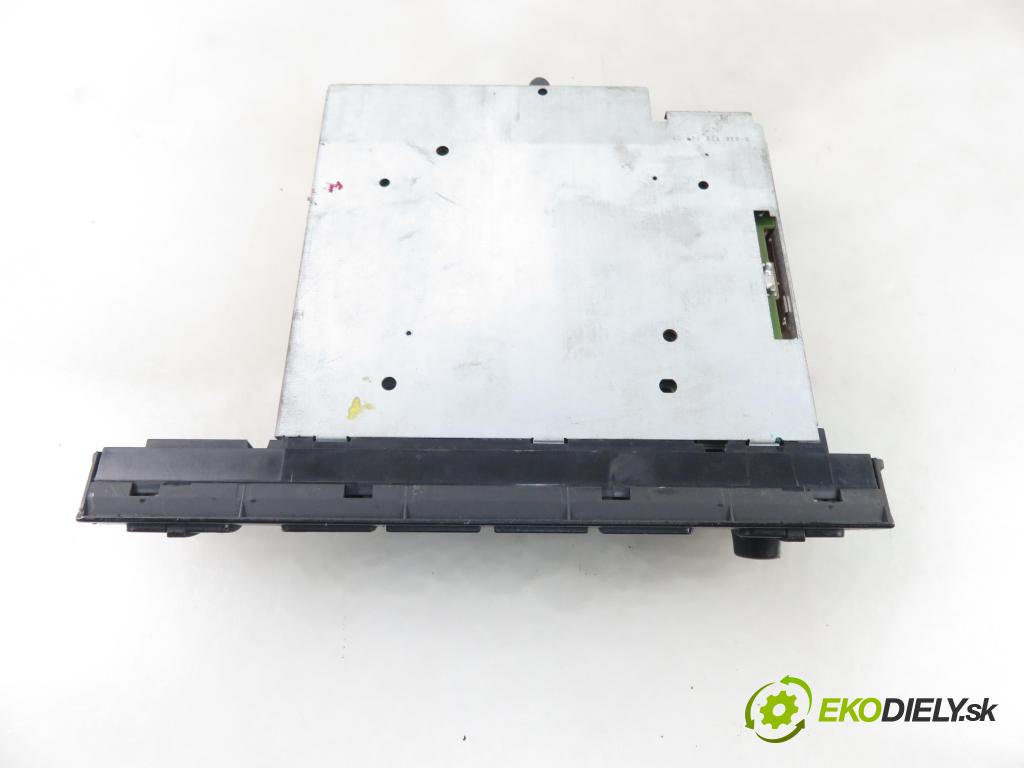 BMW 3 Compact (E46) HB 2003 110,00 320 td 150 - M47 D20 (204D4) 1995,00 RADIO CD 6909882