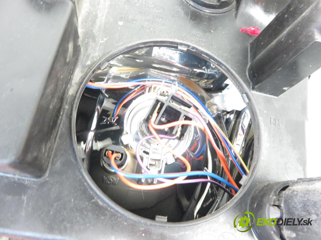 FORD TRANSIT CONNECT (P65_, P70_, P80_) FURGON 2006 55,00 1.8 TDDi 75 - BHPA 1753,00 Svetlo PP 2T1413006BE