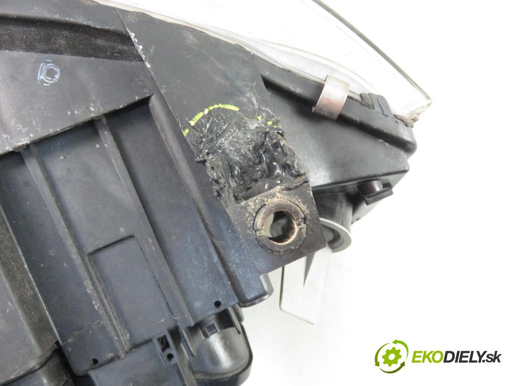AUDI A6 (4B2, C5) SEDAN 1998 121,00 2.4 V6 165 - ALF 2393,00 Svetlo LP