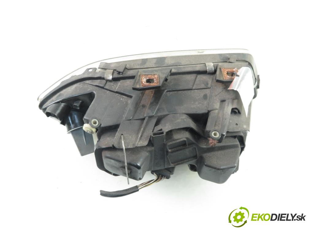 AUDI A6 (4B2, C5) SEDAN 1998 121,00 2.4 V6 165 - ALF 2393,00 Svetlo LP