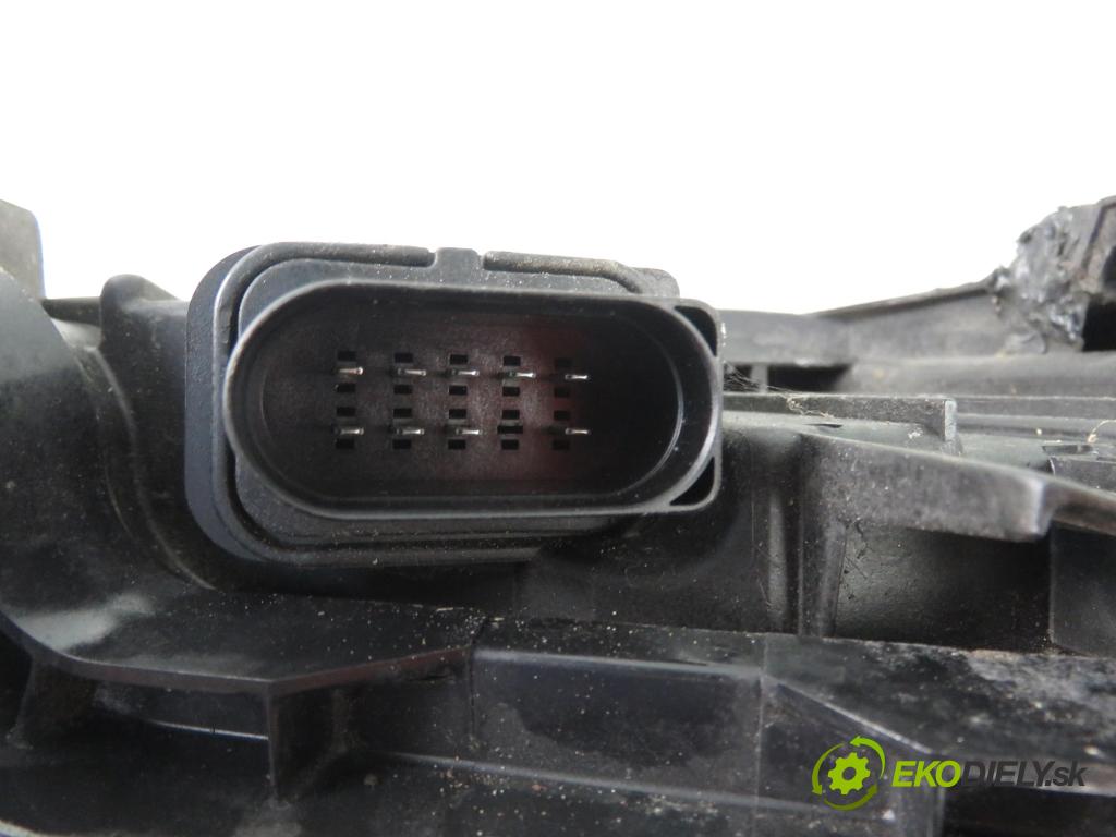 AUDI A6 (4B2, C5) SEDAN 1998 121,00 2.4 V6 165 - ALF 2393,00 Svetlo LP