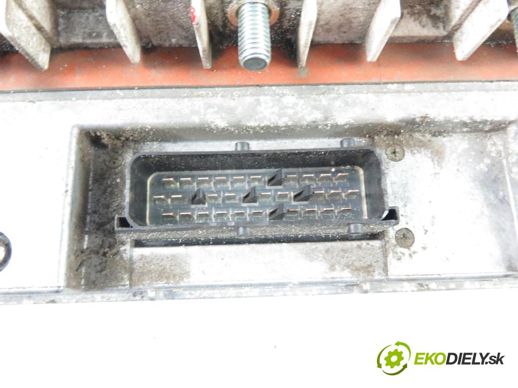 LINDE R16 WÓZEK WYSOKIEGO SKŁADOWANIA 2004 14,00 LINDE AP 108-K1 14kW 0,00 riadiaca jednotka / MODUL INNE: 3903605747