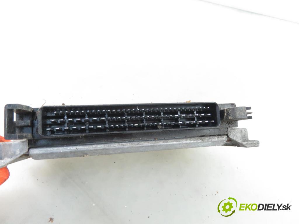 FIAT ULYSSE (220_) MINIVAN 1999 97,00 2.0 16V 132 - RFV 1998,00 řídící jednotka motora 9632564780 ; 0261204702