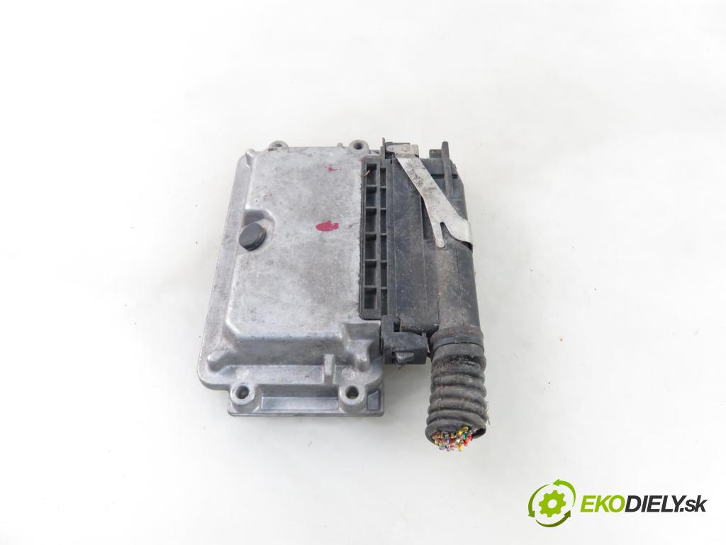 FIAT ULYSSE (220_) MINIVAN 1999 97,00 2.0 16V 132 - RFV 1998,00 řídící jednotka motora 9632564780 ; 0261204702