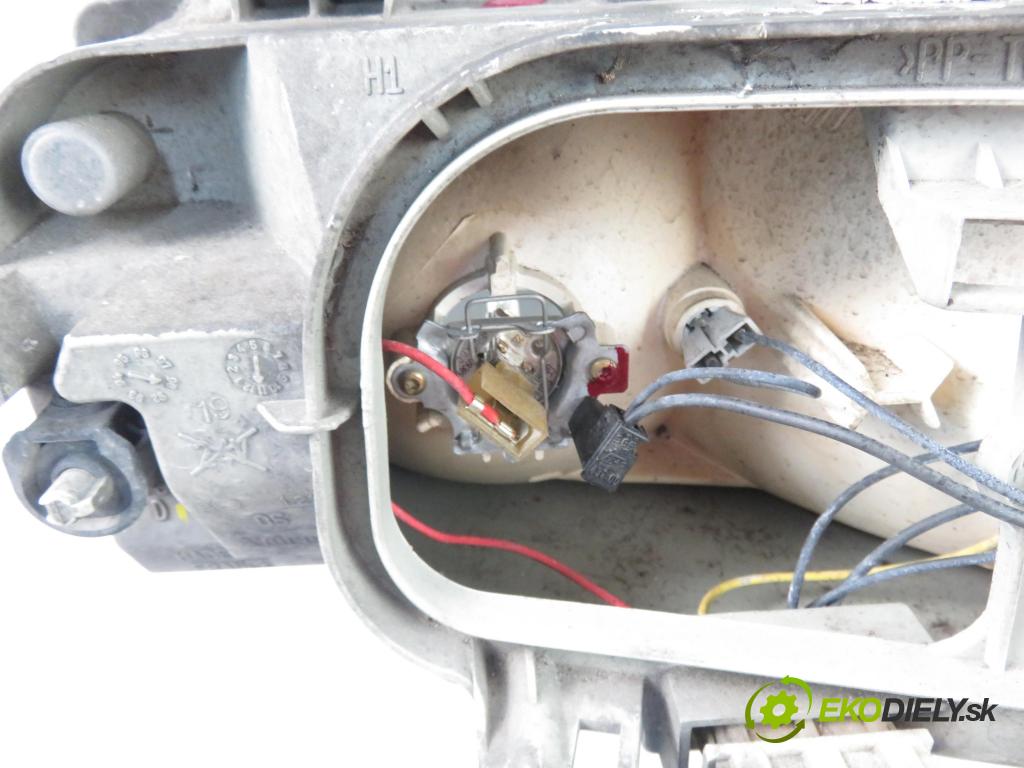 FIAT ULYSSE (220_) MINIVAN 1999 97,00 2.0 16V 132 - RFV 1998,00 Svetlo PP 60979760D