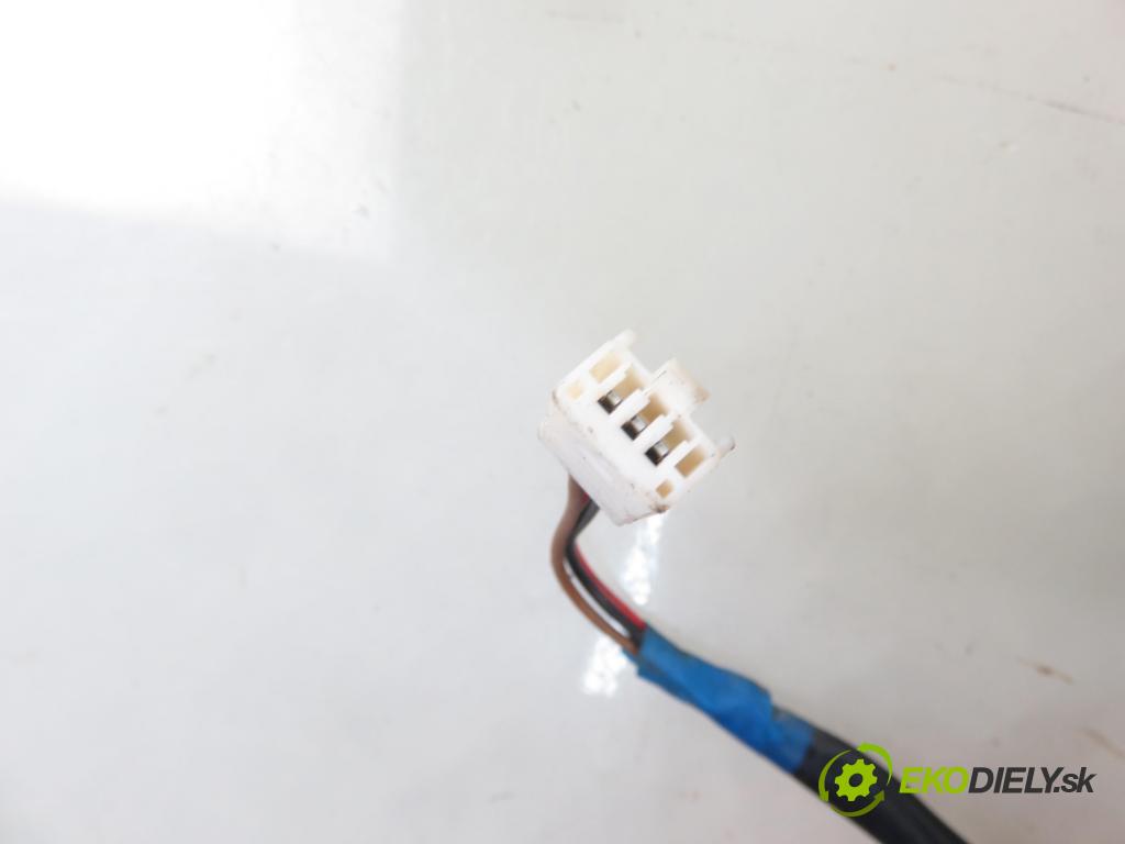 TOYOTA CELICA (_T20_) COUPE 1995 85,00 1.8 i 16V 116 (AT200/ST) - 7A-FE 1762,00 zpětné zrcátko