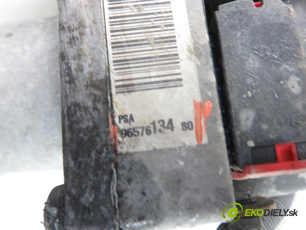 CITROEN C4 I (LC_) HB 2005 80,00 1.6 16V - NFU (TU5JP4) 1587,00 Pumpa servočerpadlo 9657613480