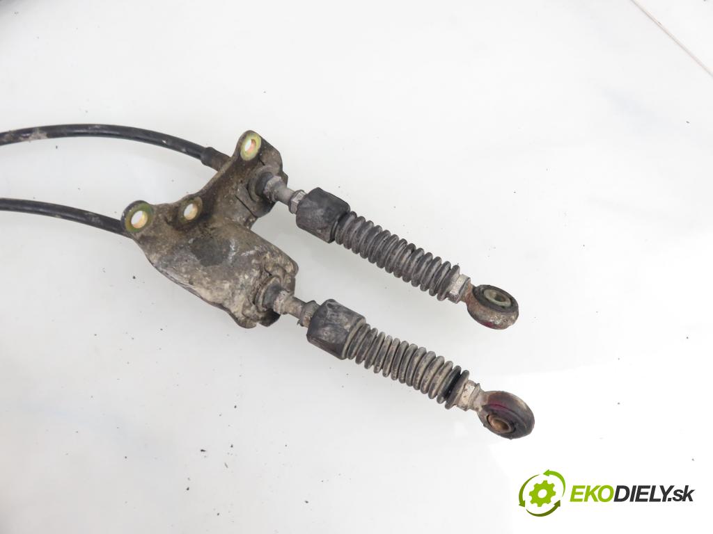 TOYOTA CELICA (_T20_) COUPE 1995 85,00 1.8 i 16V 116 (AT200/ST) - 7A-FE 1762,00 ZVEDÁK: