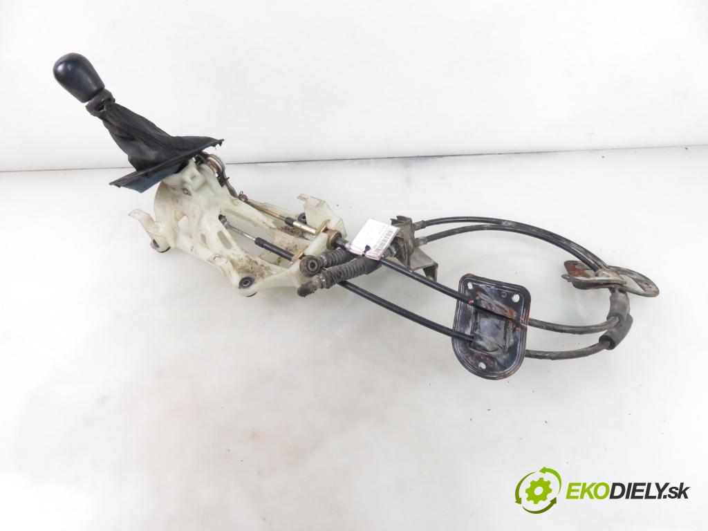 TOYOTA CELICA (_T20_) COUPE 1995 85,00 1.8 i 16V 116 (AT200/ST) - 7A-FE 1762,00 ZVEDÁK: