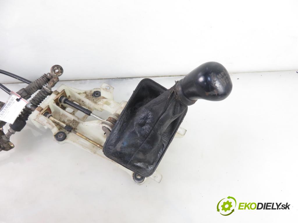 TOYOTA CELICA (_T20_) COUPE 1995 85,00 1.8 i 16V 116 (AT200/ST) - 7A-FE 1762,00 ZVEDÁK: