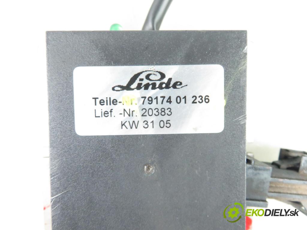 LINDE R14 WÓZEK WYSOKIEGO SKŁADOWANIA 2005 14,00 LINDE AP 108-K1 14kW 0,00 konvertor NAPÄTIE: 7917401236