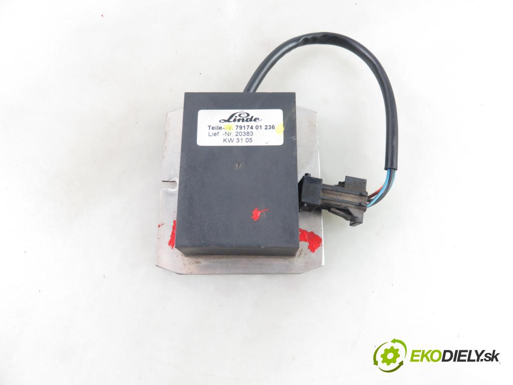 LINDE R14 WÓZEK WYSOKIEGO SKŁADOWANIA 2005 14,00 LINDE AP 108-K1 14kW 0,00 konvertor NAPÄTIE: 7917401236