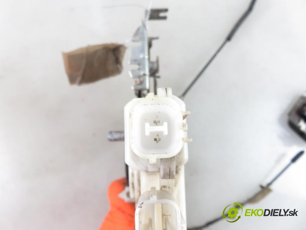 RENAULT MASTER III Skrzynia (FV) FURGON 2010 74,00 2.3 dCi 100 FWD - M9T 676 2298,00 zámok BRÁNKY 8200766888H