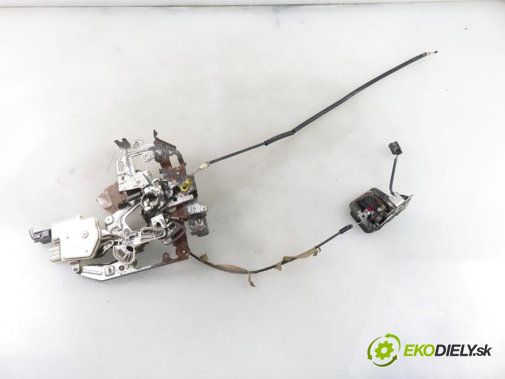 RENAULT MASTER III Skrzynia (FV) FURGON 2010 74,00 2.3 dCi 100 FWD - M9T 676 2298,00 zámok dvierka 8200766888H