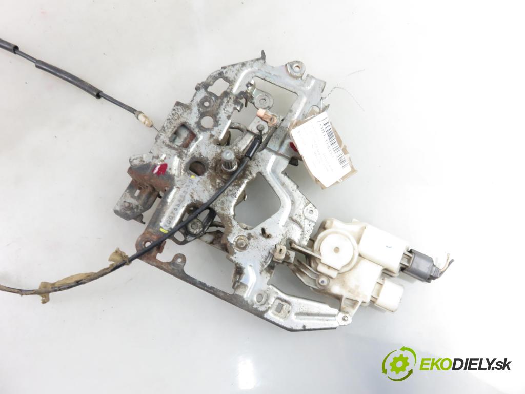 RENAULT MASTER III Skrzynia (FV) FURGON 2010 74,00 2.3 dCi 100 FWD - M9T 676 2298,00 zámok dvierka 8200766888H