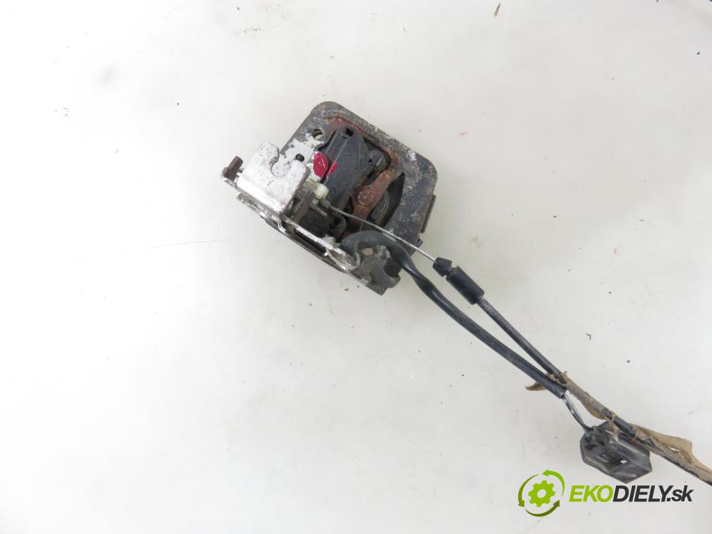 RENAULT MASTER III Skrzynia (FV) FURGON 2010 74,00 2.3 dCi 100 FWD - M9T 676 2298,00 zámok dvierka 8200766888H