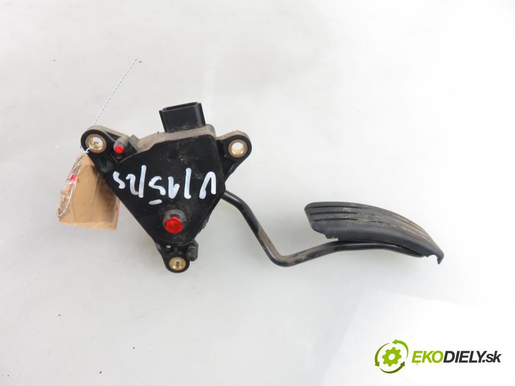 RENAULT SCENIC II (JM0/1_) MINIVAN 2004 74,00 1.5 dCi 101 - K9K 728 1461,00 Potenciometer plynu 8200159645 (Pedále)