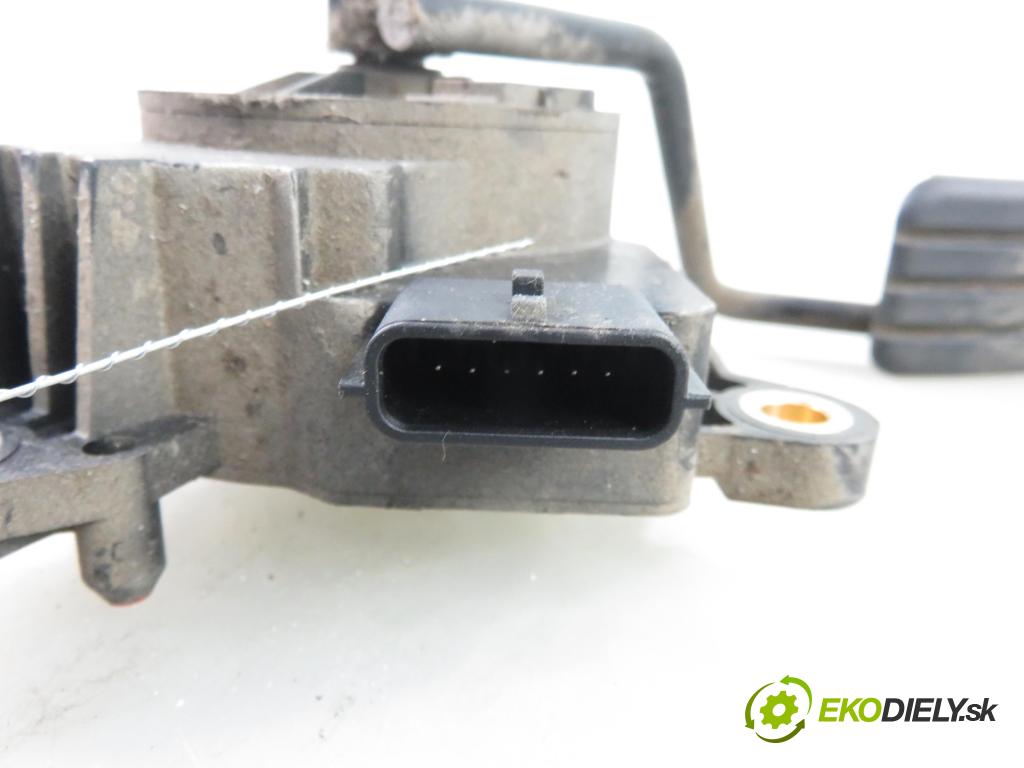 RENAULT SCENIC II (JM0/1_) MINIVAN 2004 74,00 1.5 dCi 101 - K9K 728 1461,00 Potenciometer plynu 8200159645 (Pedále)