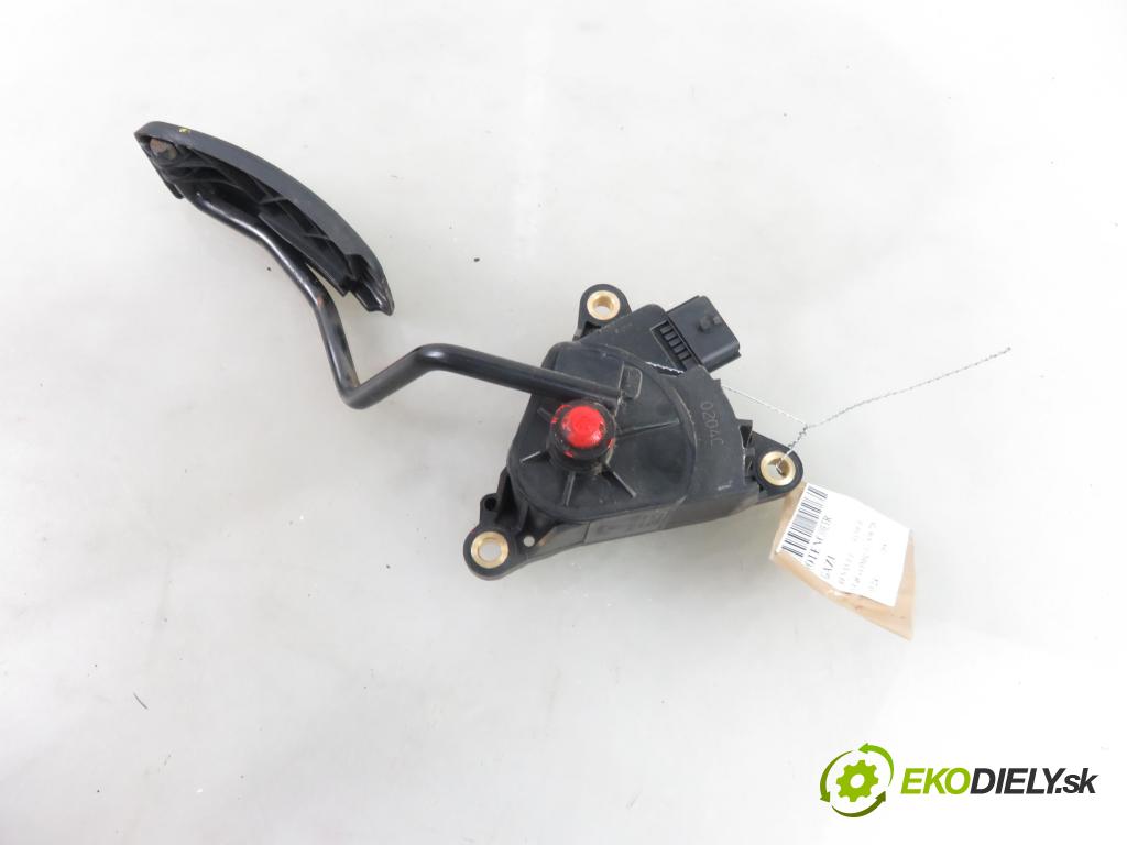 RENAULT SCENIC II (JM0/1_) MINIVAN 2004 74,00 1.5 dCi 101 - K9K 728 1461,00 Potenciometer plynu 8200159645 (Pedále)