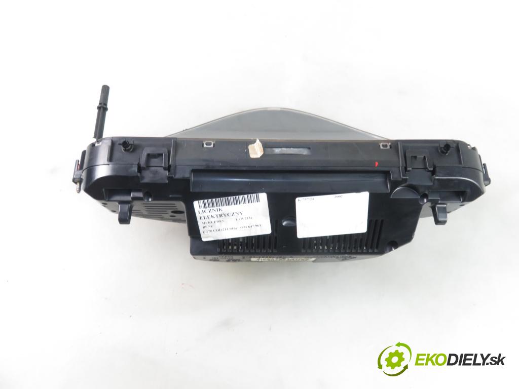 MERCEDES-BENZ KLASA E (W211) SEDAN 2002 130,00 E 270 CDI 177 - OM 647.961 2685,00 Prístrojovka elektrický A2115402311